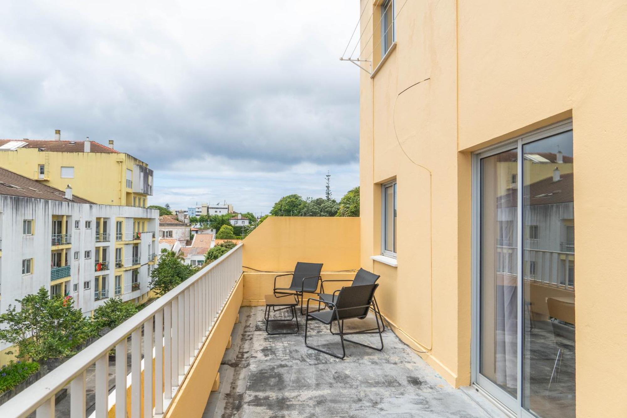 Apartamento Mae De Deus Ponta Delgada Exteriör bild